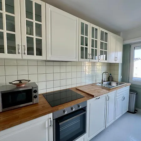 105m2 With Balcony Apartament Luksemburg