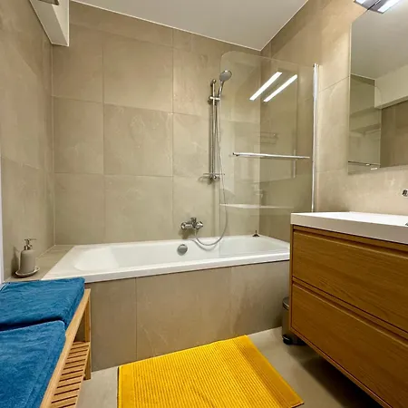 105m2 With Balcony * Luksemburg